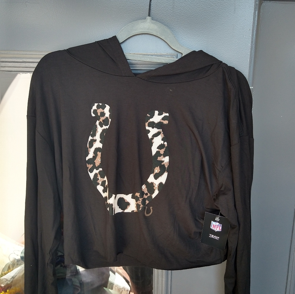 - Indianapolis Colts Women's Hoodie M New! Perfect for Dress Or Casual 🏈🏈😎